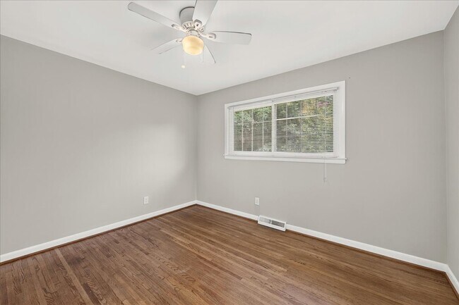 Building Photo - 3237 Harrow Pl