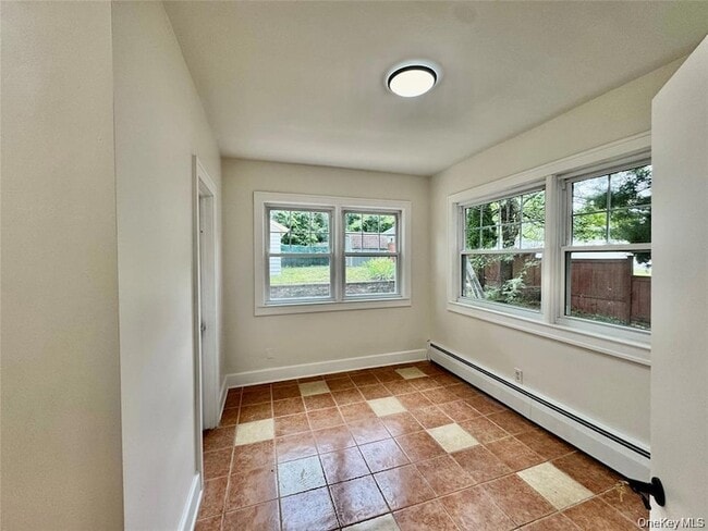 Building Photo - 73 Watkins Ave