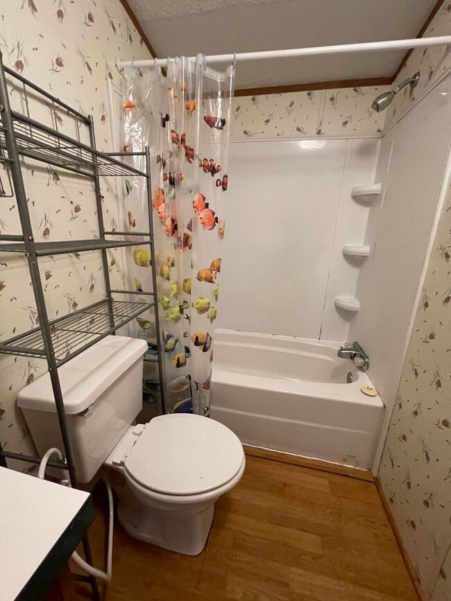 Building Photo - 3 BR, 2 BA doublewide in Pikeville!