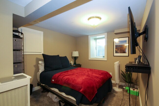 Building Photo - 3200 Aldrich Ave S