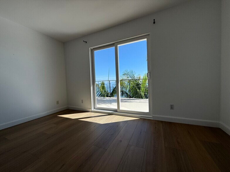 Building Photo - 18139 Coastline Dr