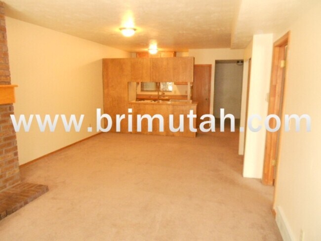 Building Photo - 1304 E 900 S