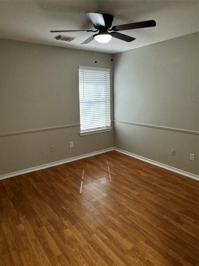 Building Photo - 18614 Timbers Dr