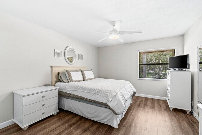 Building Photo - 22148 Palms Way