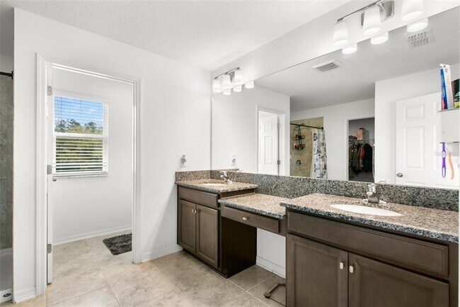 Building Photo - 16044 Sonoma Grv Cir
