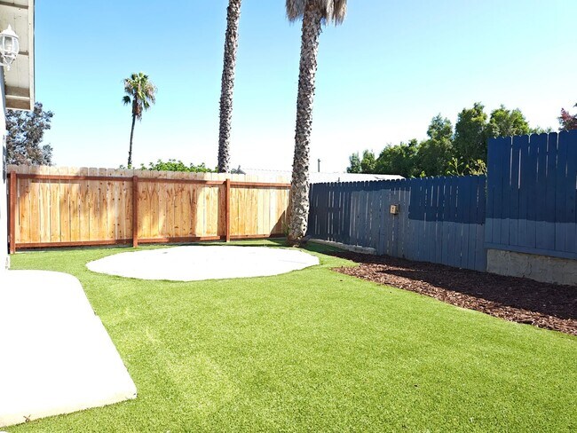 Building Photo - 1 Bedroom 1 Bath Studio For Rent in City H...