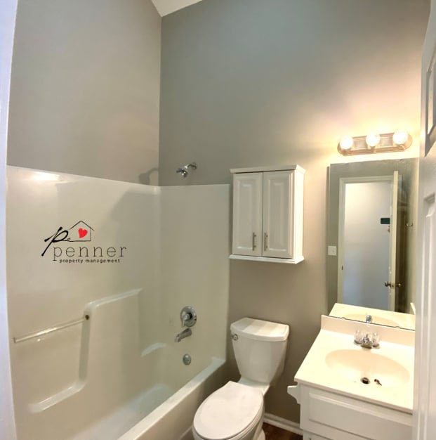 Building Photo - 2207 Cherokee Dr