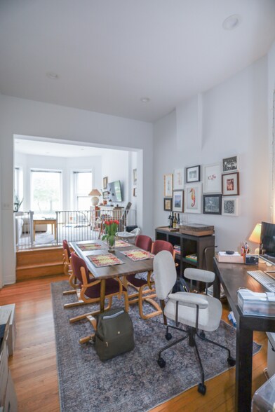 Building Photo - 1808 N Clark St