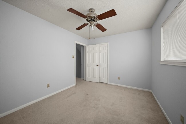 Building Photo - 4003 Greenbriar Dr