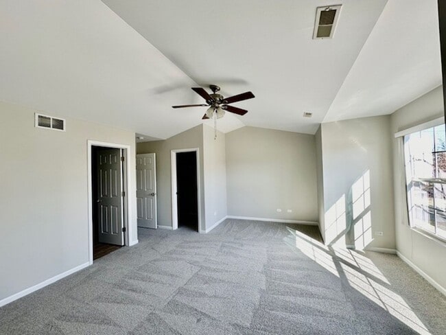 Building Photo - Excellent 2 Bedroom Plus Huge Loft  2.5 Bath and 2 car attached garage