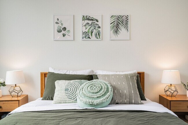 Building Photo - 1414 E Howell St