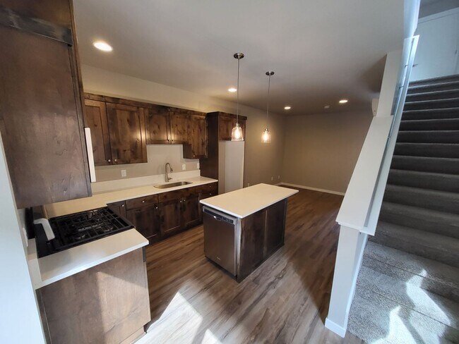 Building Photo - 61570 SE Lucia St