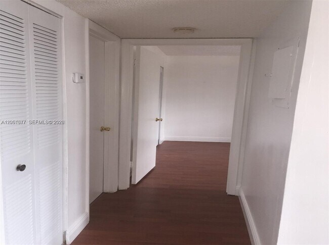 Building Photo - 1285 SW 46th Ave