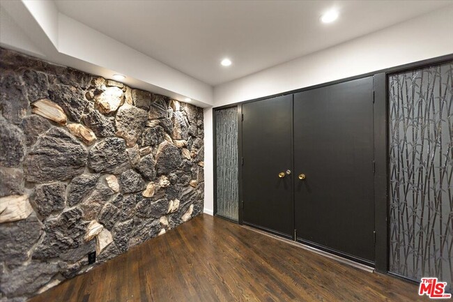 Building Photo - 15451 Longbow Dr