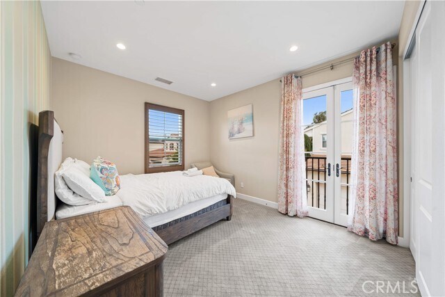 Building Photo - 114 Guinness