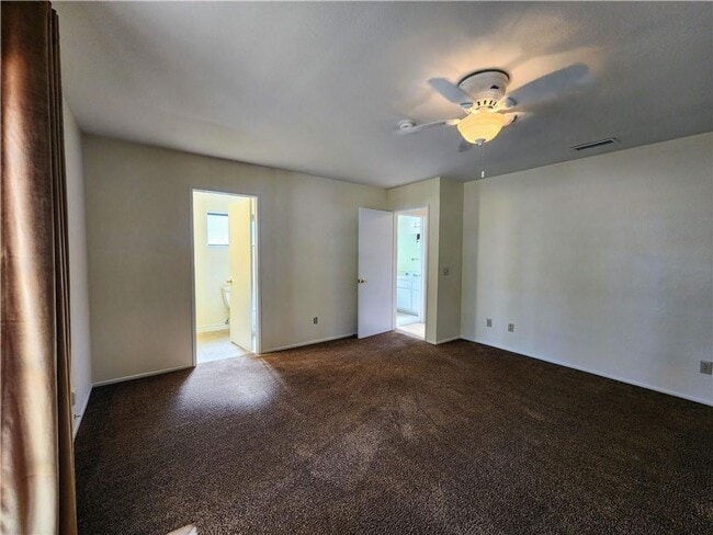 Building Photo - Helendale rental