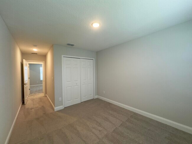 Building Photo - 13870 Harlowton Ave