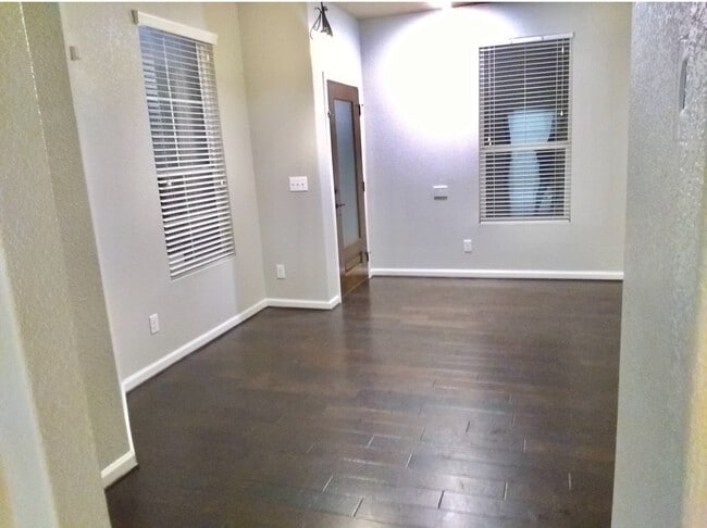 Building Photo - 1514 Chinook