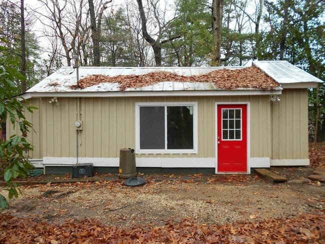 Primary Photo - Cozy One Room Studio Apartment in Marietta!