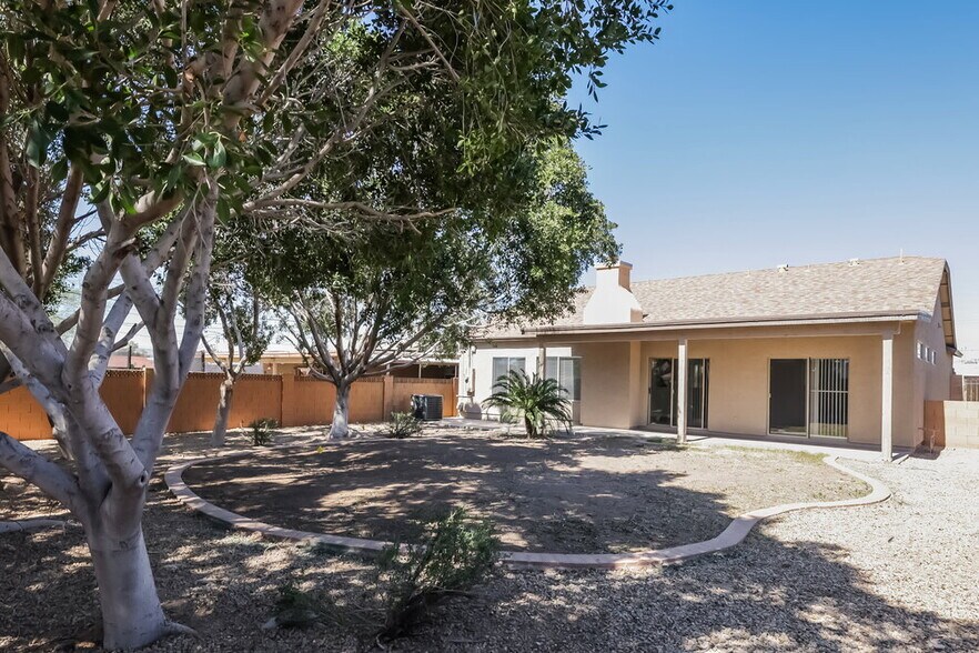 Building Photo - 1211 E Winter Dr