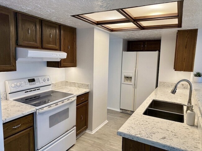 Building Photo - 8342 Silvan Wind Ln