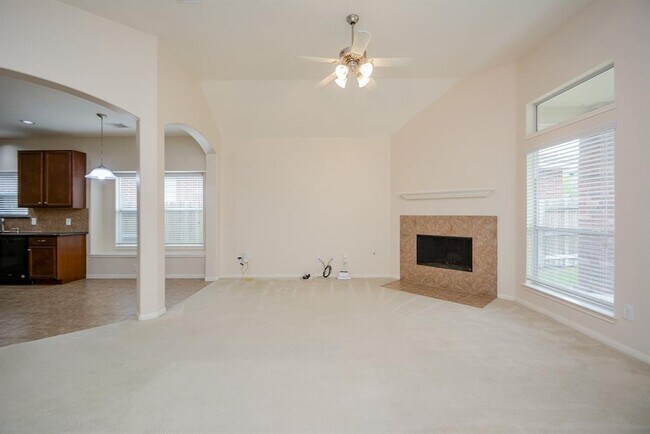 Building Photo - 10030 Arcadian Spgs Ln