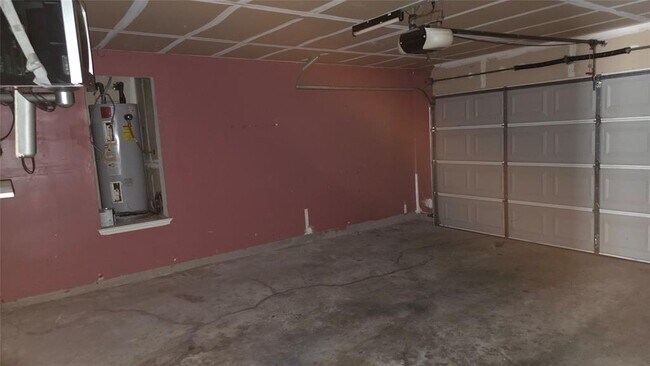 Building Photo - 5605 Clyde Ln