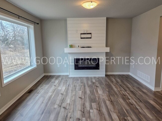 Building Photo - Beautiful Two-Story Home in the SE Polk School District – Available Now!