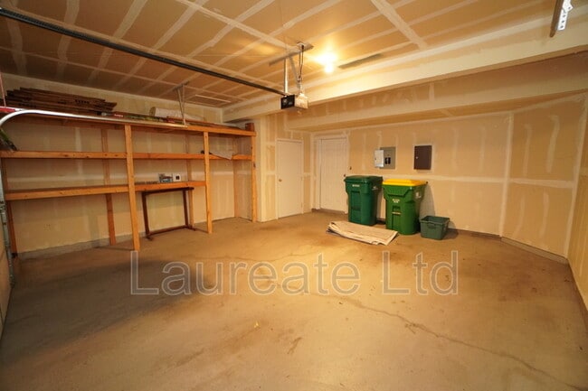 Building Photo - 6414 Silver Mesa Dr