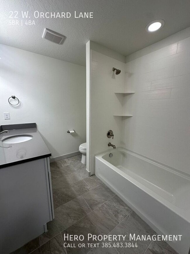 Building Photo - 22 W Orch Ln