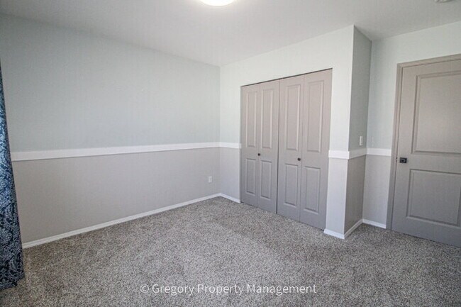 Building Photo - Beautiful and Modern Two-Story Home in Great Millcreek Location! 3 Bedrooms, 2.5 Bathrooms, Spaci...