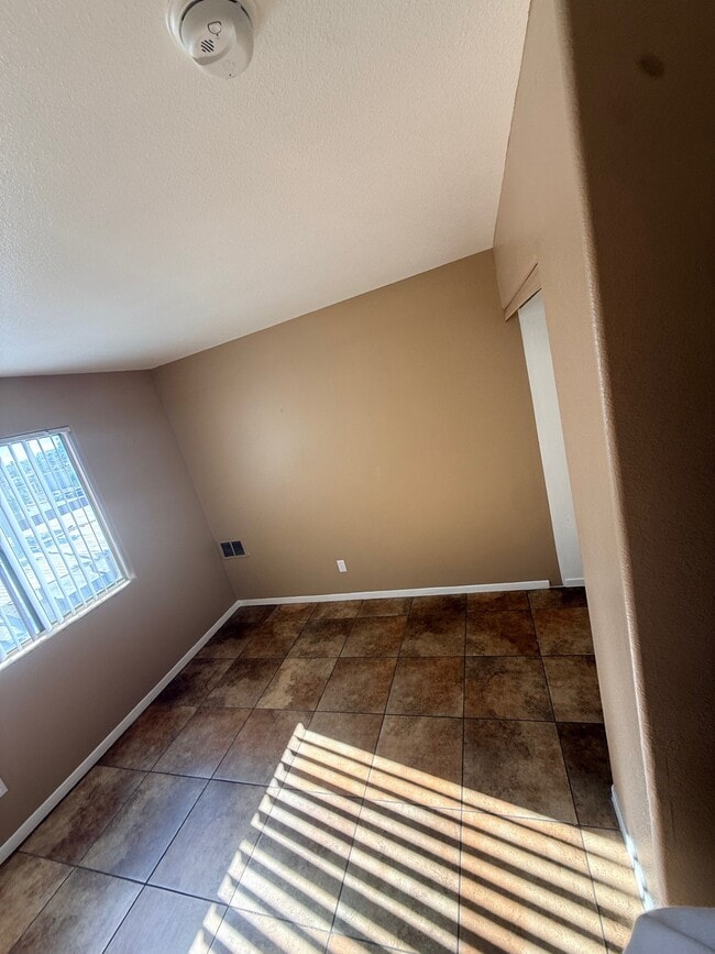 Building Photo - Casa Bonita Apartments