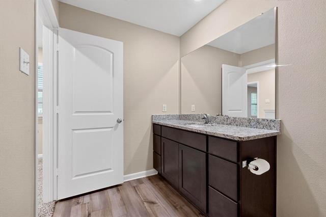 Building Photo - 305 Honeysuckle Ln