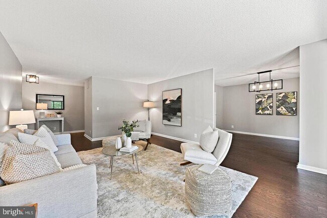 Building Photo - 8350 Greensboro Dr