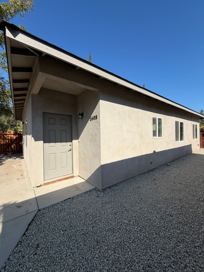Building Photo - 1603 Concord Ave