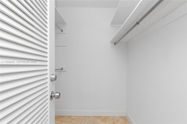 Building Photo - 5700 Collins Ave