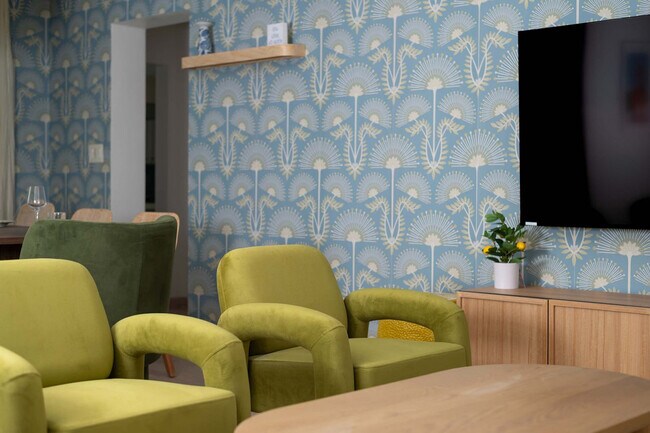 Building Photo - 84 21st Terrace SE