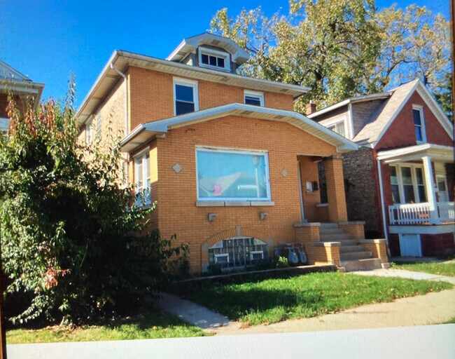 Building Photo - 1620 East Ave