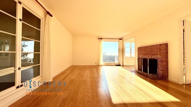 Building Photo - Mid-Century Montclair 3+ Bedroom with Filtered San Francisco Bay Views!