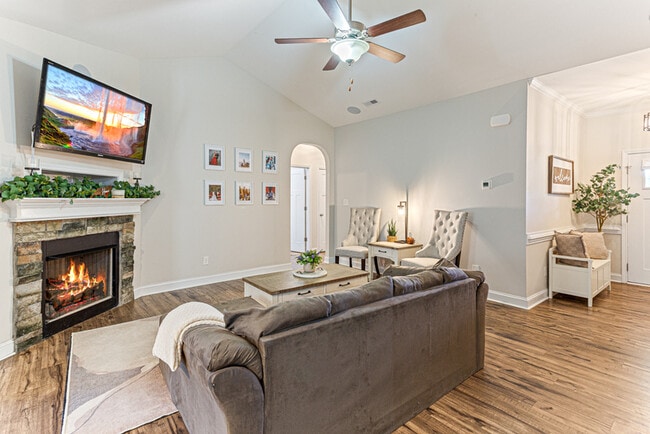 Building Photo - 130 Blue Chip Ct