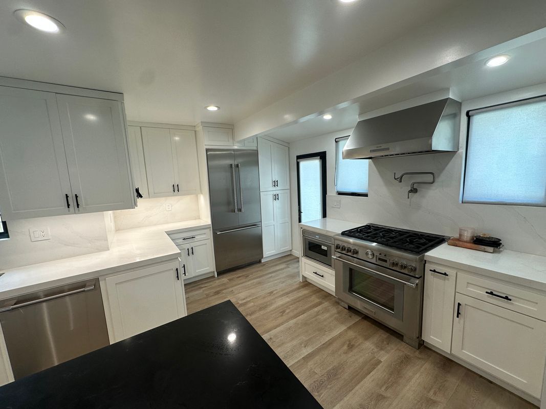 Building Photo - 3905 Gaviota Ave