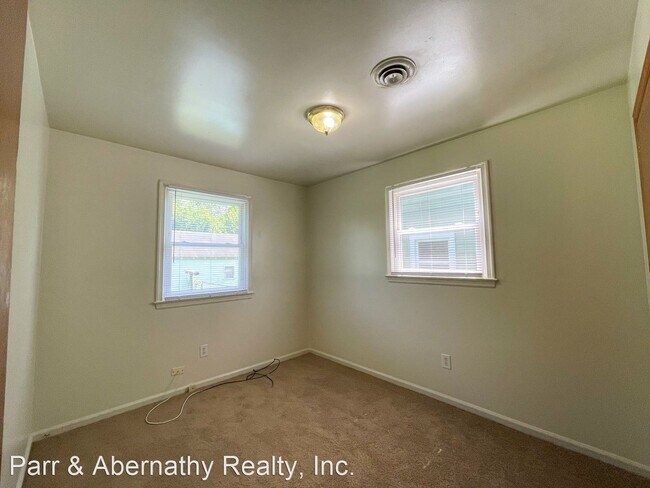 Building Photo - 2 br, 1 bath House - 810 A E. Poythress St...