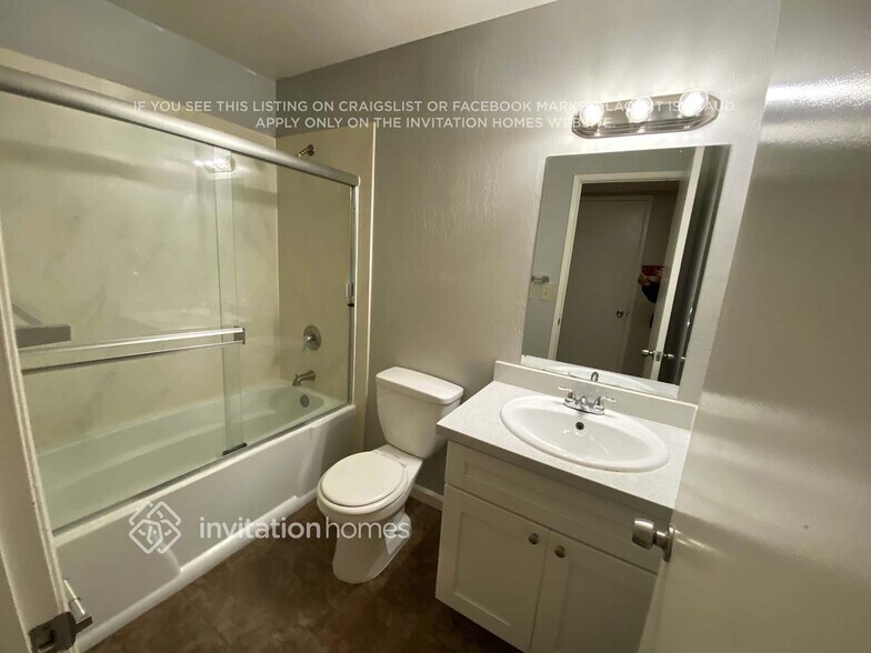 Building Photo - 616 Frieda Dr