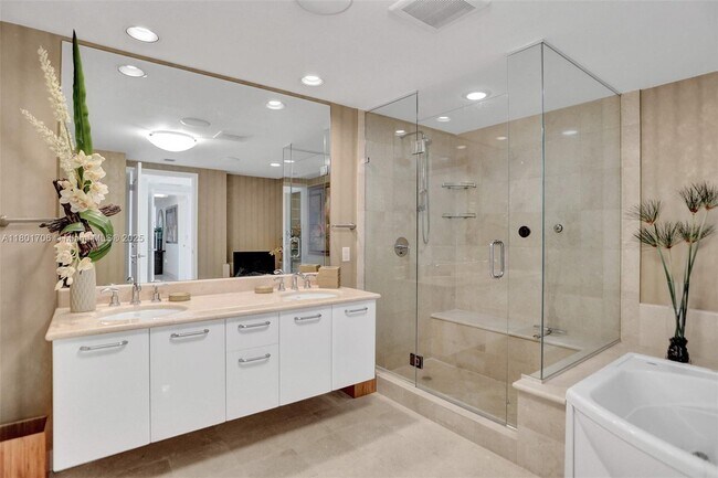 Building Photo - 3101 S Ocean Dr