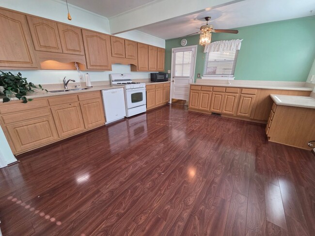 Building Photo - SUSSEX OF NORFOLK