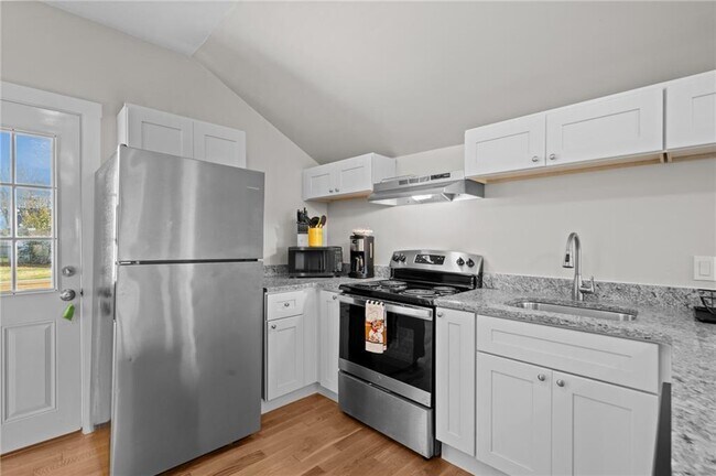 Building Photo - 49 Reservoir Rd