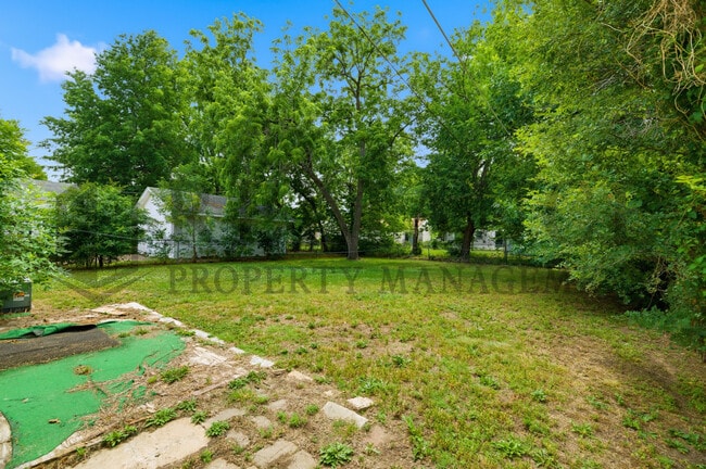 Building Photo - 2151 S Green St