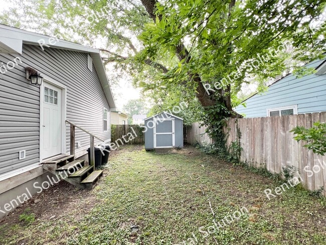 Building Photo - 513 Hickman Ave