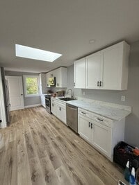 Building Photo - 20 Raymond St