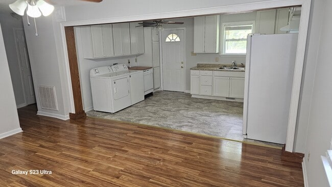 Building Photo - 108 Armstrong Dr
